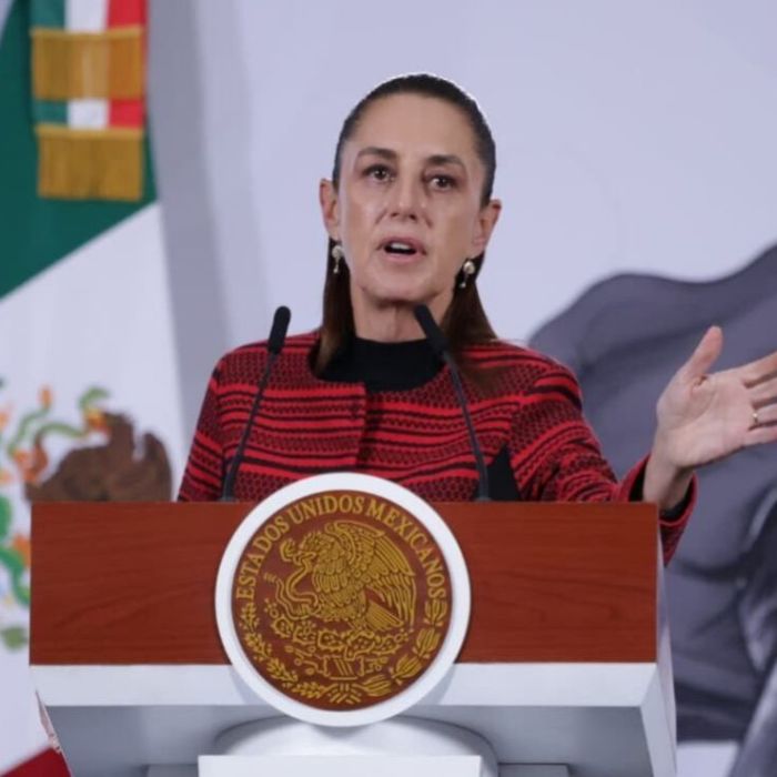 Ataque en la Preparatoria Antón Makárenko deja dos docentes en Lázaro Cárdenas; no se verifica anuncio de estrategia nacional de salud mental