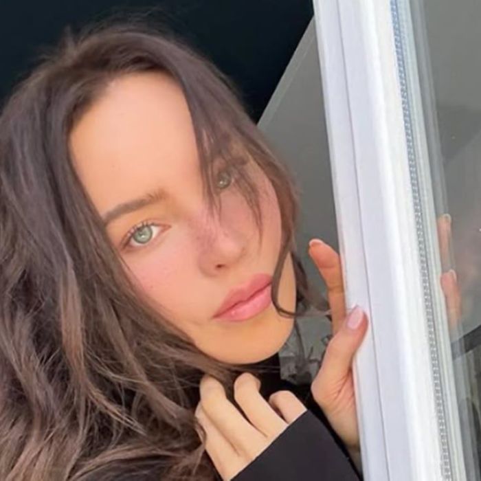 Belinda graba ‘Carlota’ en España; no se ha verificado su supuesta visita sorpresa a México