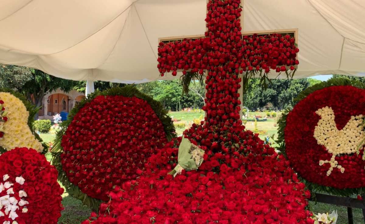 la-tumba-de-el-mencho-en-zapopan-atrae-visitas-y-ofrendas