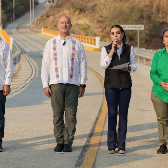 SICT destina recursos para intervenir El Pedregal dentro del Programa Carretero de Guerrero