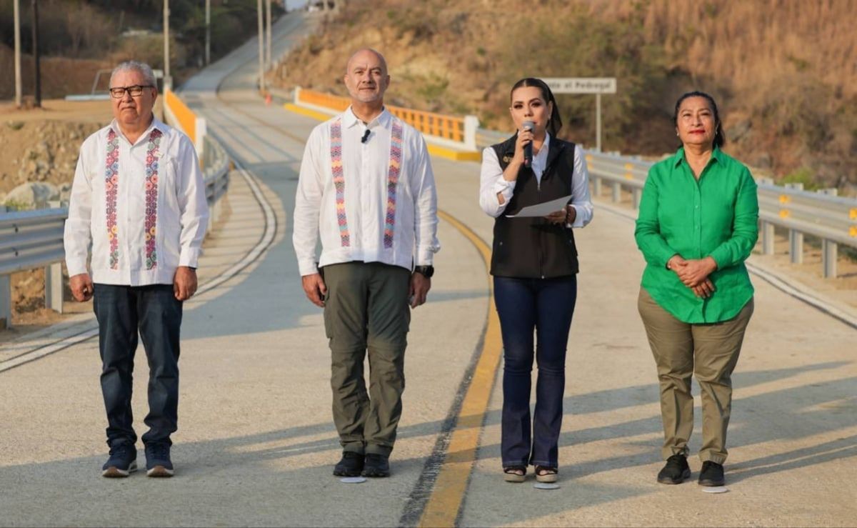 sict-destina-recursos-para-intervenir-el-pedregal-dentro-del-programa-carretero-de-guerrero