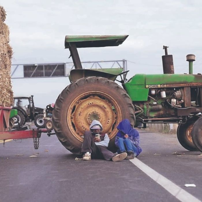 Segob pide diálogo mientras transportistas y campesinos anuncian paro nacional para el 6 de abril