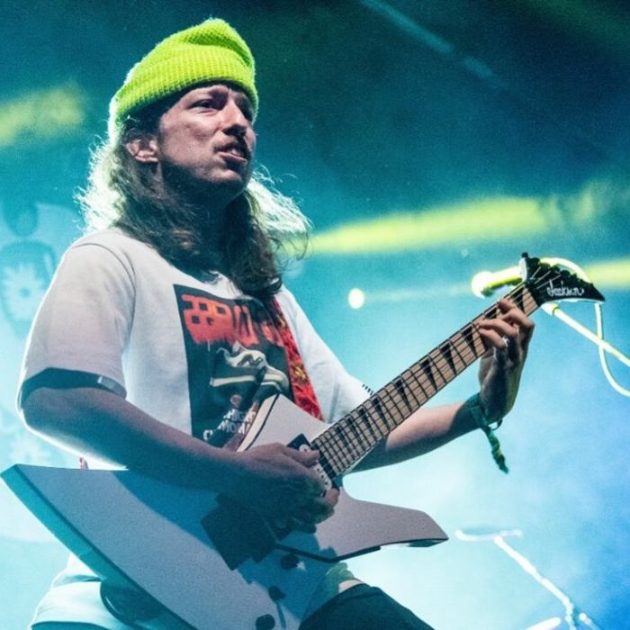 Acusan a exguitarrista de Turnstile de intento de asesinato tras presunto atropellamiento al padre del vocalista