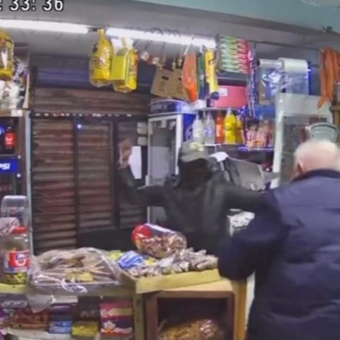 Adulto mayor herido con arma blanca durante asalto a tienda en el barrio de San Juan, Pachuca