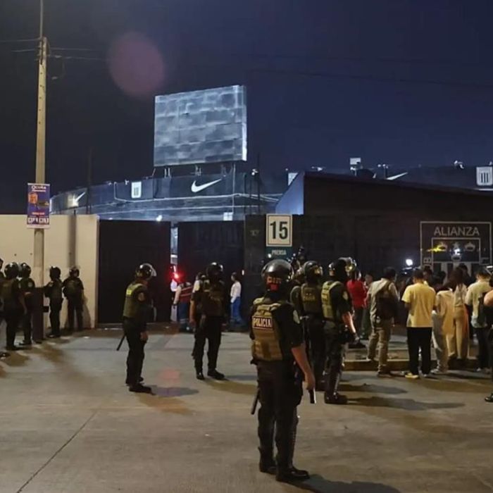 Colapso de pared en Matute deja al menos 60 heridos durante banderazo de Alianza Lima