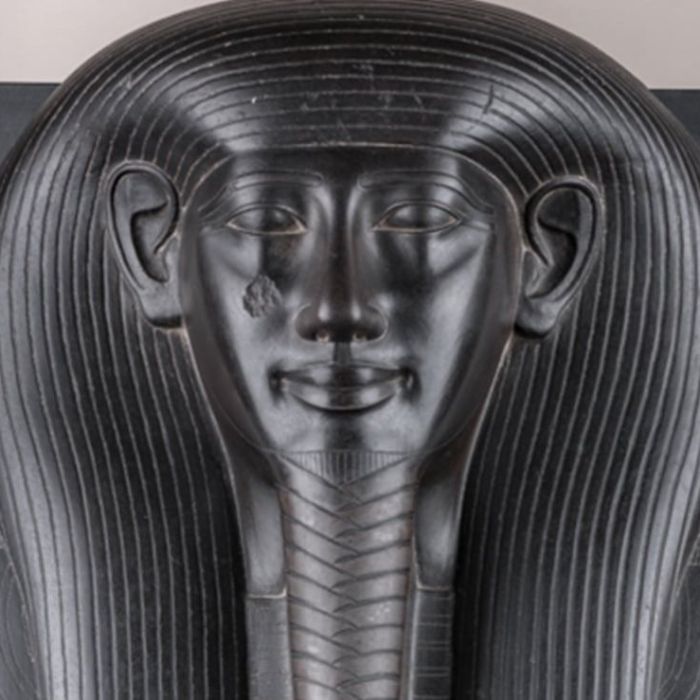 Egipto incauta un sarcófago del periodo romano tardío en Akhmim y detiene a dos personas