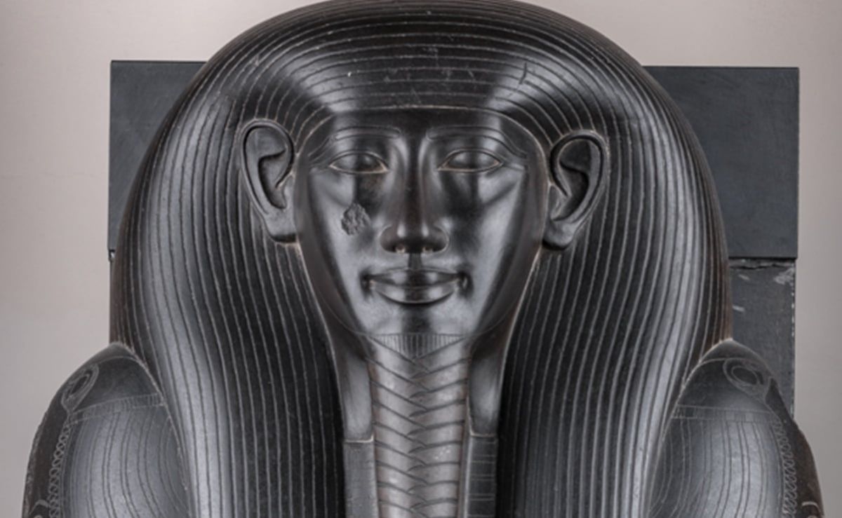 egipto-incauta-un-sarcofago-del-periodo-romano-tardio-en-akhmim-y-detiene-a-dos-personas