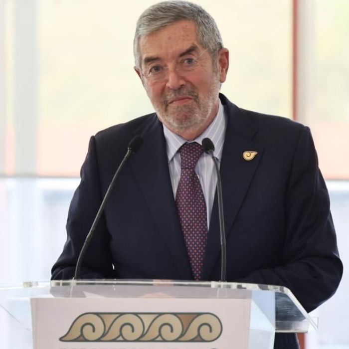 Juan Ramón de la Fuente solicita licencia médica en la SRE por una operación de columna