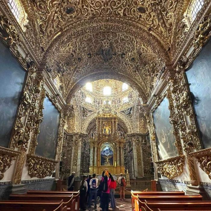 La Capilla del Rosario de Puebla: entrar en un ‘relicario’ de oro del barroco novohispano