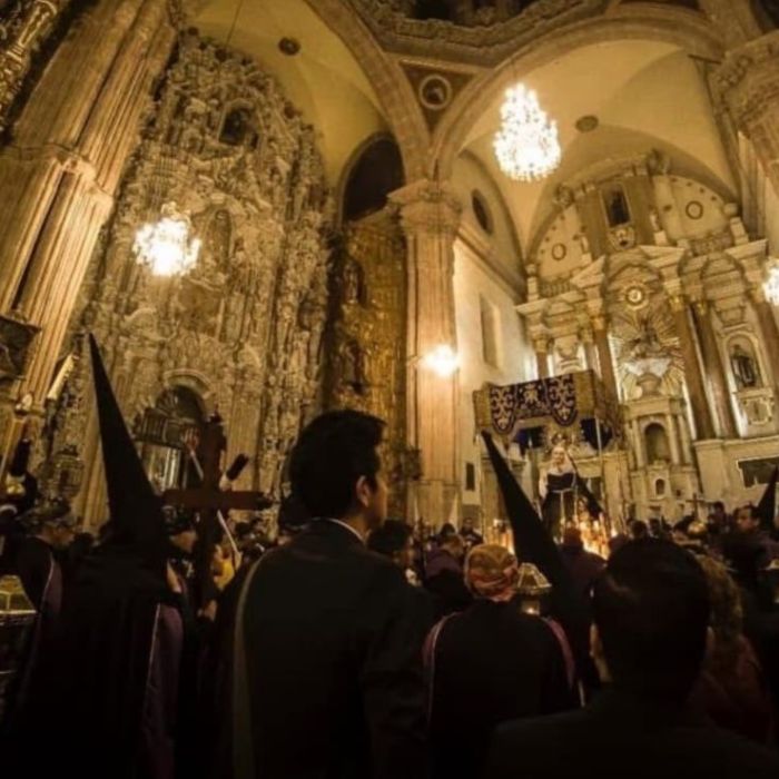 Las voces desde los balcones: pregoneros y saeteros en la Procesión del Silencio de San Luis Potosí