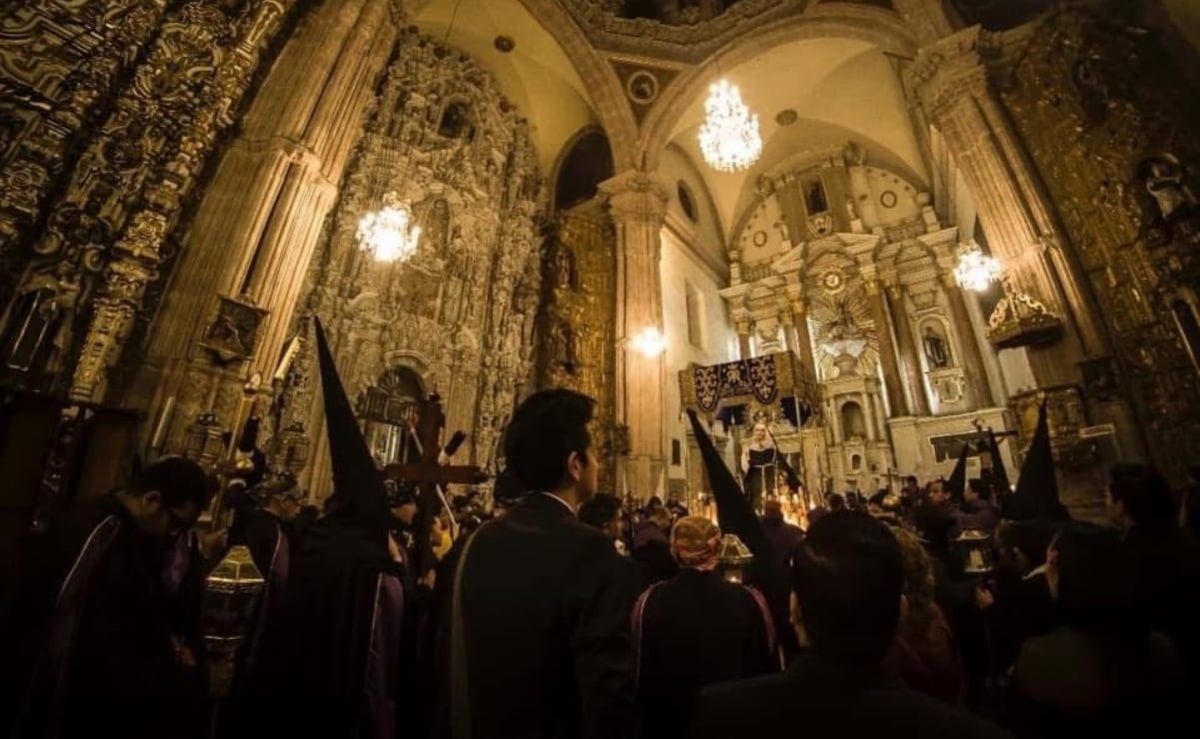 las-voces-desde-los-balcones-pregoneros-y-saeteros-en-la-procesion-del-silencio-de-san-luis-potosi