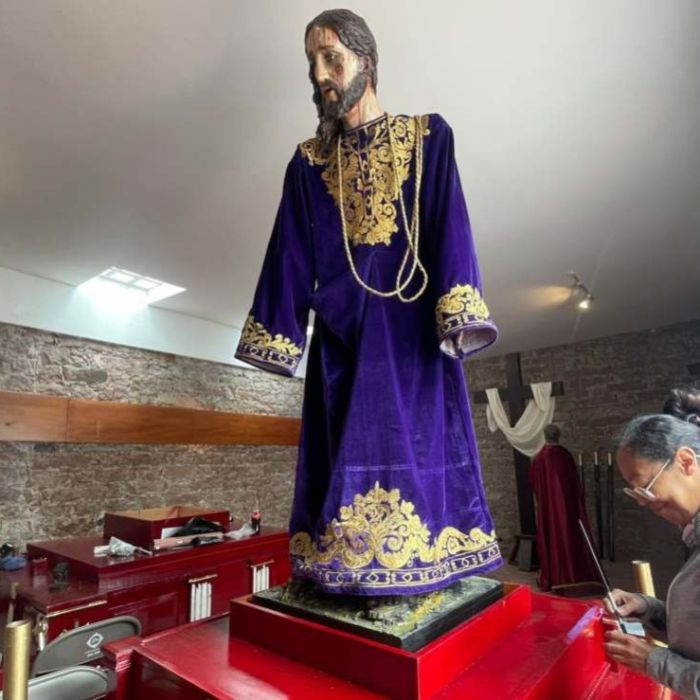 Manos que devuelven la memoria: la restauración de las imágenes de la Procesión del Silencio en San Luis Potosí