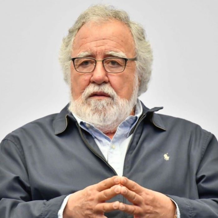 No se verifica alerta atribuida a Alejandro Encinas sobre cuenta falsa en Facebook y grupos de WhatsApp para criptomonedas
