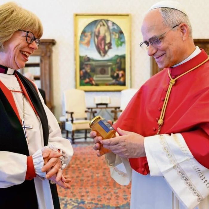 Papa León XIV y la arzobispa de Canterbury, Sarah Mullally, se reúnen y rezan en el Vaticano