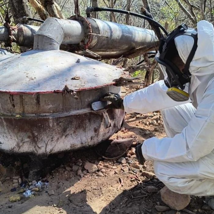 Semar y FGR neutralizan laboratorio clandestino de metanfetamina en La Palma, Cosalá, Sinaloa