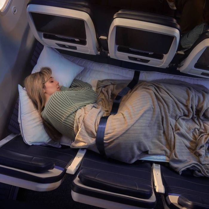 United Airlines anuncia United Relax Row: asientos de económica que se convierten en sofá-cama en vuelos largo alcance