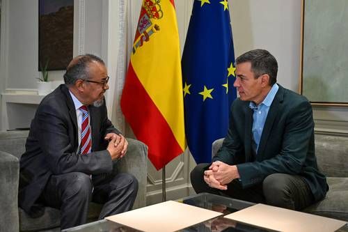 crucero-mv-hondius-llega-a-tenerife-tras-brote-de-hantavirus-autoridades-inician-evacuacion-2