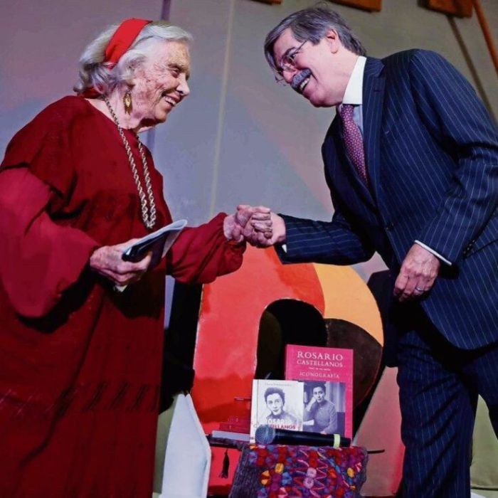 Elena Poniatowska presenta ensayo sobre Rosario Castellanos en la Fiesta del Libro y la Rosa