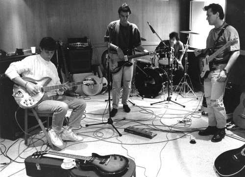 Hombres G estrena el documental “Los mejores años de nuestra vida” y prepara gira