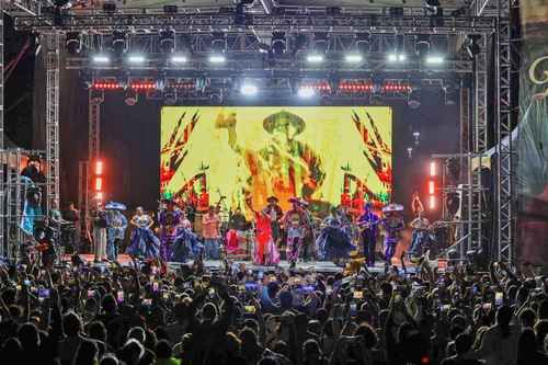 Lila Downs ofrece concierto gratuito en la Utopía Ceylán de Azcapotzalco con más de 6,500 asistentes