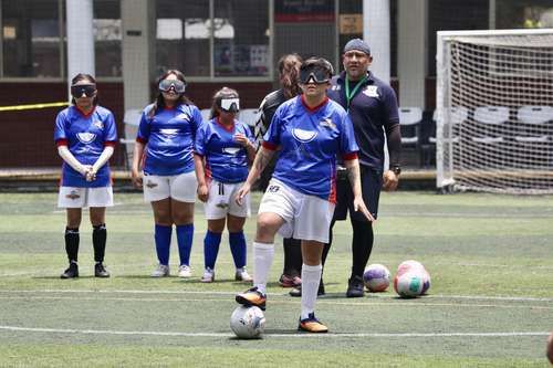 Mujeres con discapacidad visual lanzan campaña para asistir a la Copa América de fútbol para ciegas en Brasil 2026