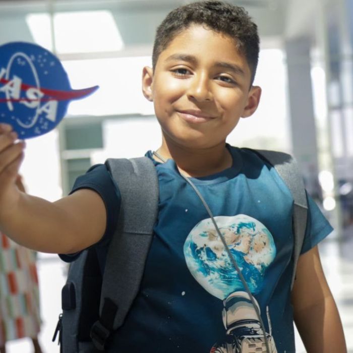 Niño hondureño de 10 años representará a Honduras en un campamento de la NASA