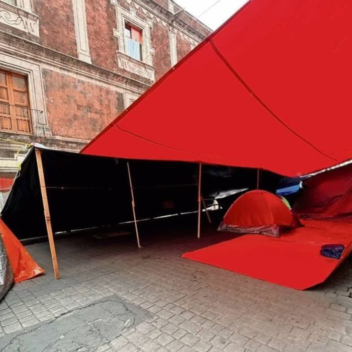 Detectan lonas y espacios vacíos en el plantón de la CNTE en el Centro Histórico