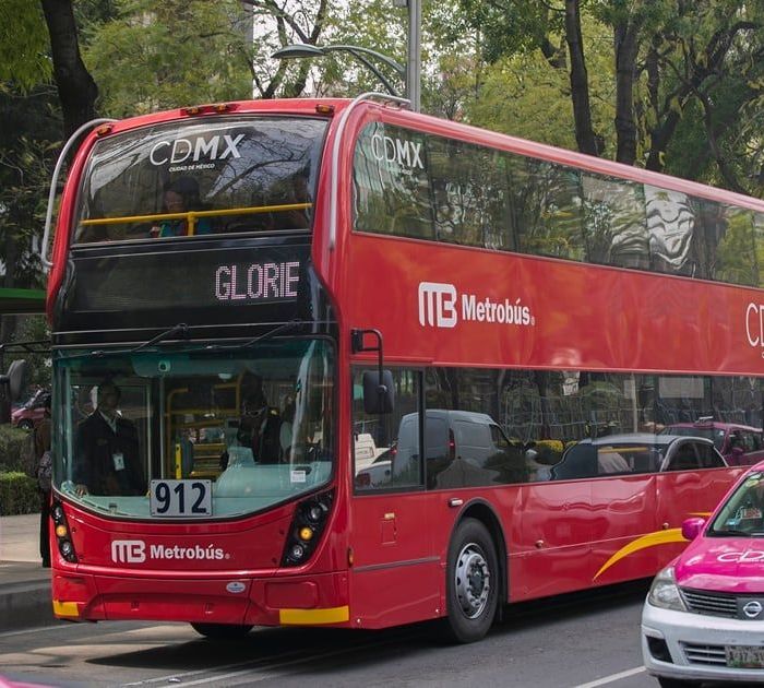 Hombre muere dentro de unidad del Metrobús Línea 5 en Iztapalapa