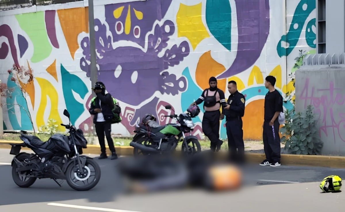 motociclista-muere-tras-ser-arrollado-por-trailer-en-la-colonia-constitucion-de-1917-conductor-detenido-cerca-de-uam-i