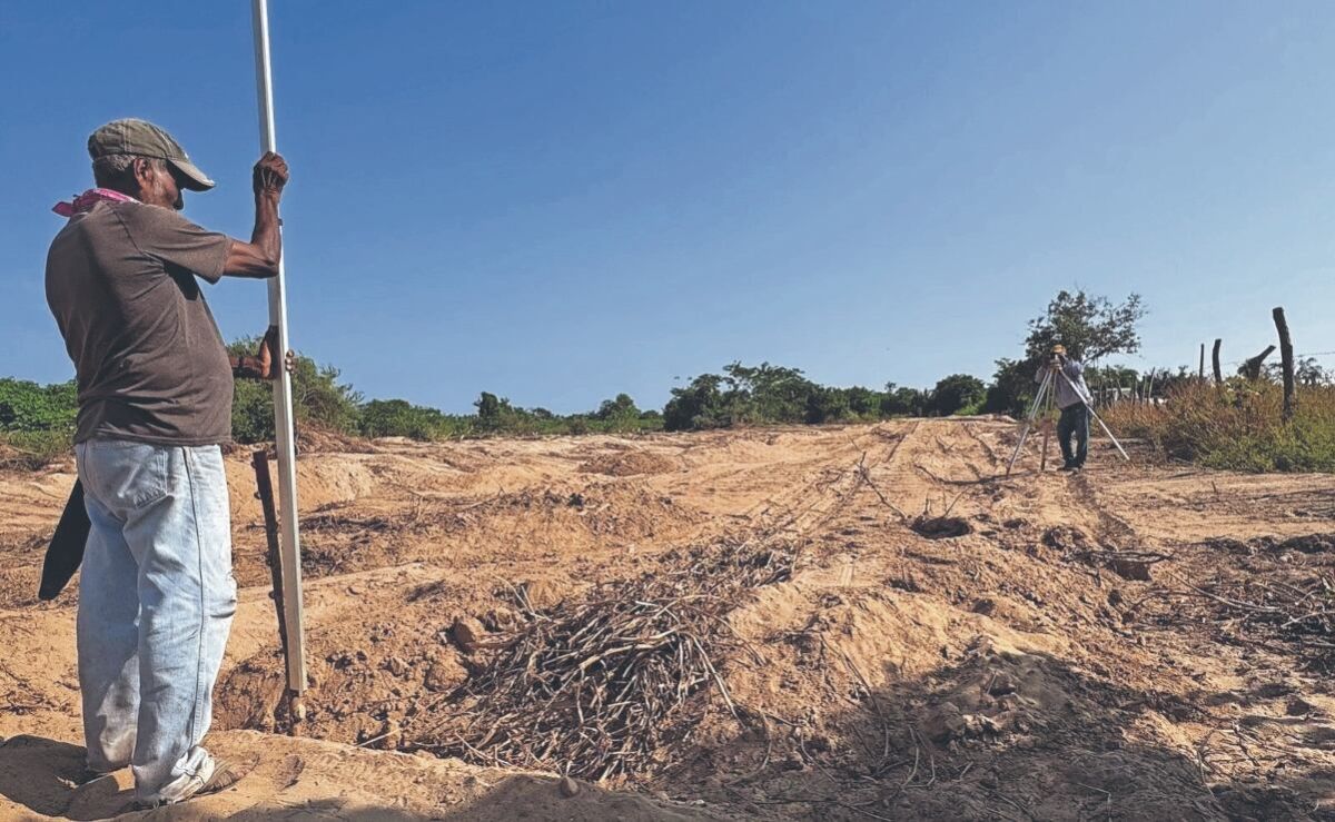 pobladores-de-collantes-levantan-bordos-para-protegerse-de-nuevas-inundaciones