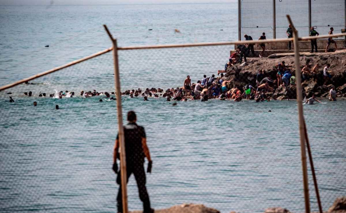 Al menos 34 migrantes mueren al intentar entrar a Ceuta desde Marruecos