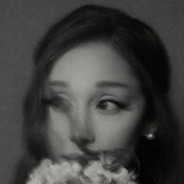 Ariana Grande lanza “Petal”, su octavo álbum de estudio