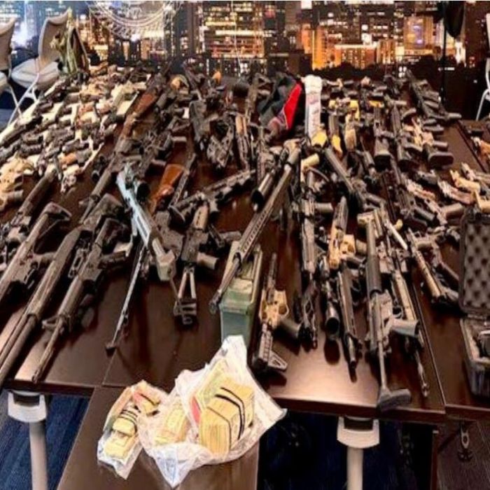 Confiscan 138 armas en Carolina del Norte que presuntamente eran enviadas a México