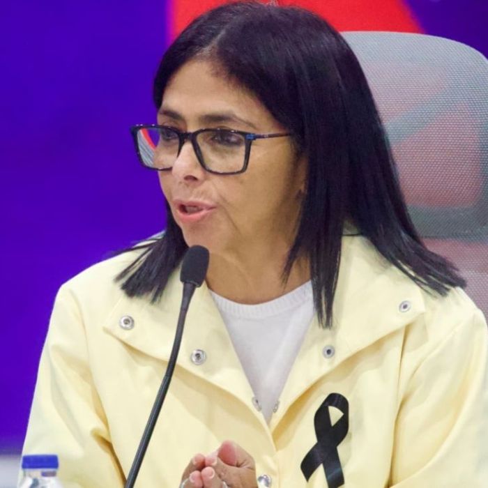Delcy Rodríguez asegura que supera una infección viral y continuará en funciones