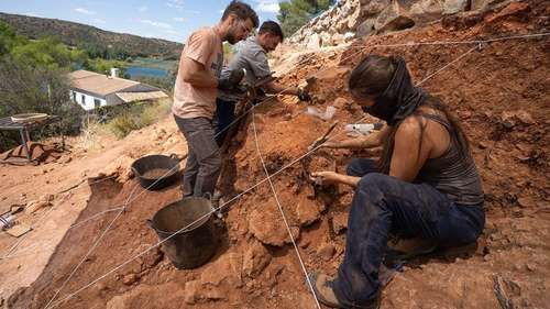 Descubren en Ruidera un fragmento de cráneo humano de más de 200 mil años