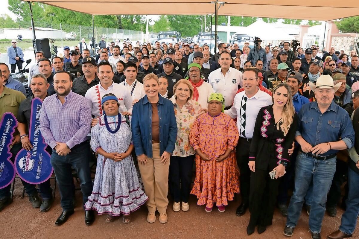 gobierno-de-chihuahua-entrega-equipo-policial-en-guachochi