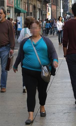 INSP pide políticas integrales contra la obesidad y alerta por el papel de la IA en la publicidad alimentaria