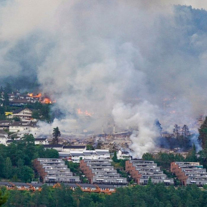 Incendio en Drammen, Noruega, destruye más de 100 viviendas y evacua a cientos