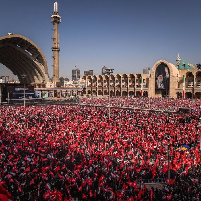 Irán realiza funerales masivos por Ali Jamenei; su hijo Mojtaba sigue ausente