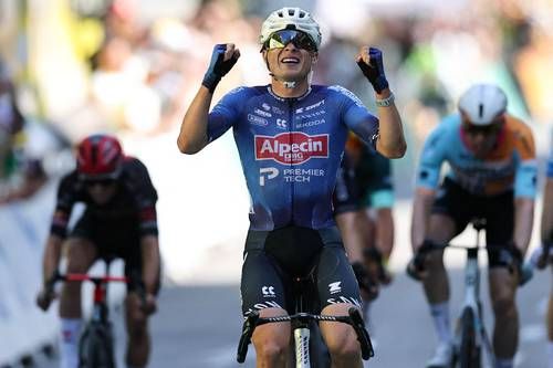 Jasper Philipsen gana la etapa 17 del Tour; Isaac del Toro conserva el tercer puesto y el maillot blanco