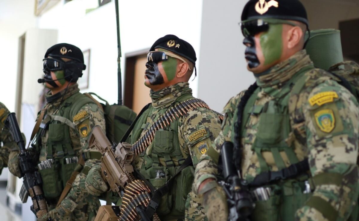 la-armada-conmemora-el-25-o-aniversario-de-sus-fuerzas-especiales-con-demostracion-en-veracruz