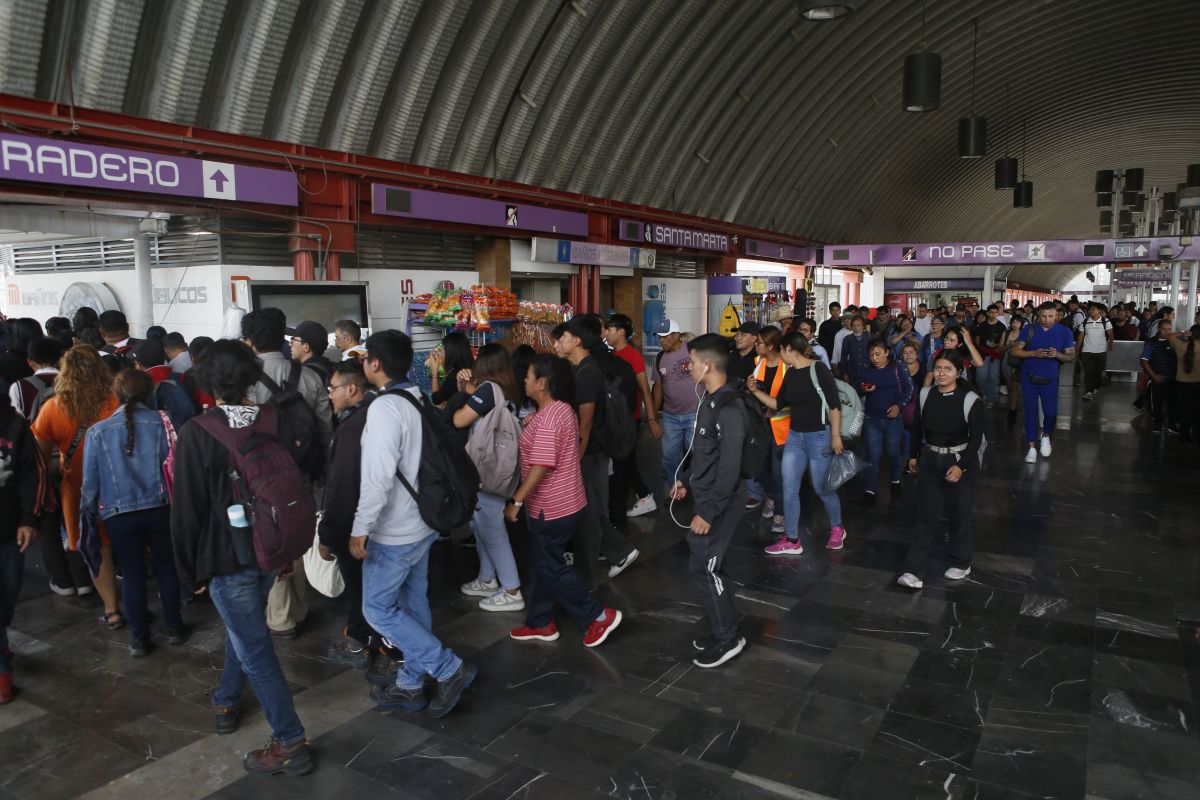 linea-a-del-metro-opera-con-servicio-provisional-tras-ruptura-de-catenaria
