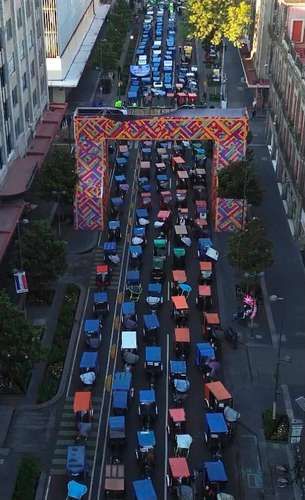 Operadores de mototaxi y bicitaxi ocupan la avenida 20 de Noviembre en el Centro Histórico; piden seguro y regulación