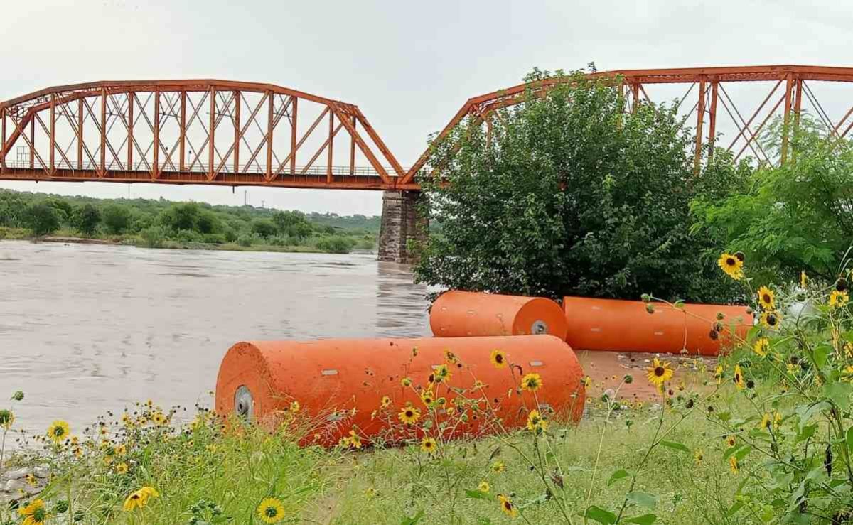 puentes-entre-eagle-pass-y-piedras-negras-se-cierran-tras-desprendimiento-de-boyas-en-el-rio-bravo
