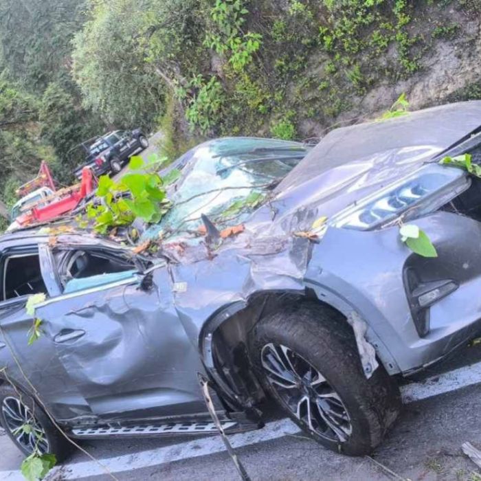 Seis lesionados tras volcadura en la carretera Amecameca‑Tlamacas