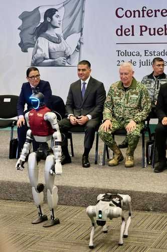 Toluca: presentan a ‘Ceci’ y un perro robótico que se integrarán al C5