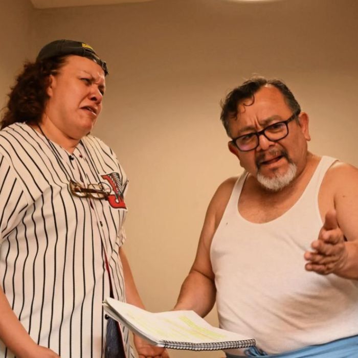 “Edi y Rudy” estrena en La Teatrería con una mirada a la estupidez humana