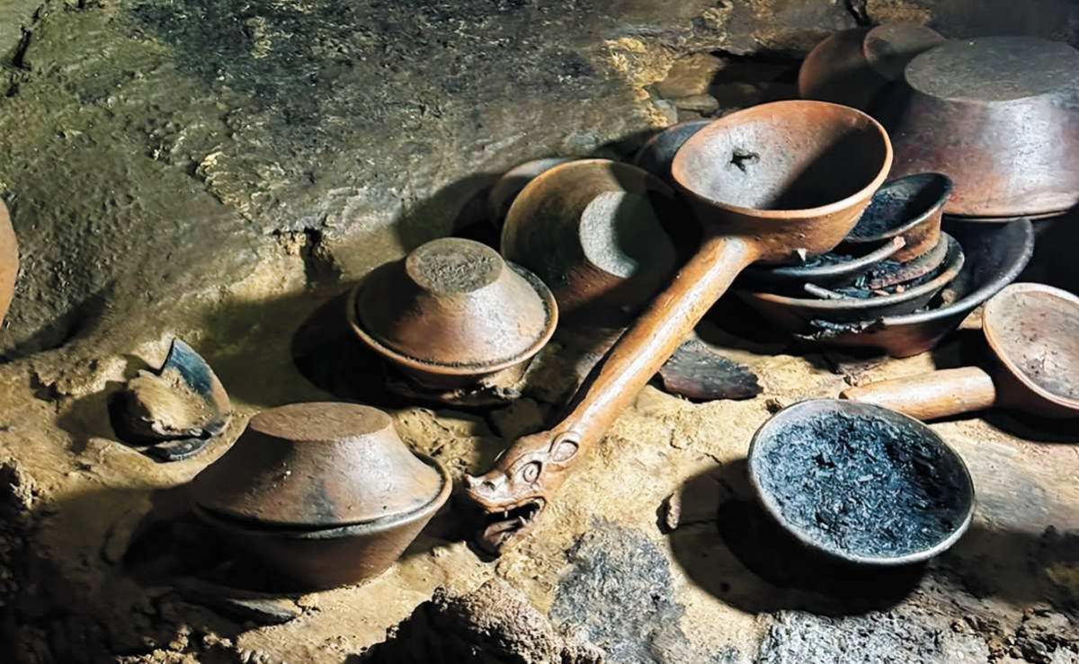 Hallan 179 piezas zoques en una cueva ritual de Cintalapa, Chiapas