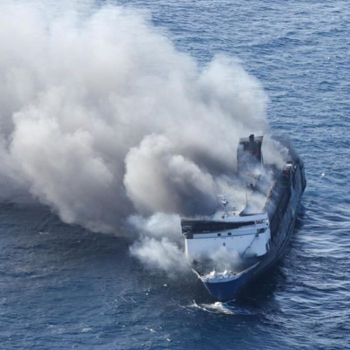 Incendio en ferry de Indonesia deja cinco muertos y 41 desaparecidos