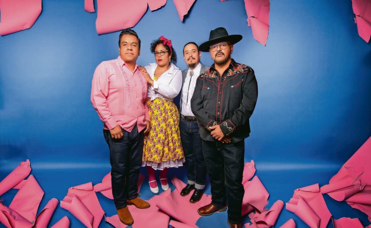 La Santa Cecilia convierte las historias migrantes en canciones